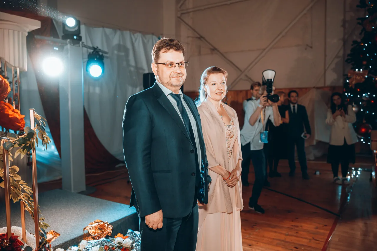 Традиционный бал, кадр 4