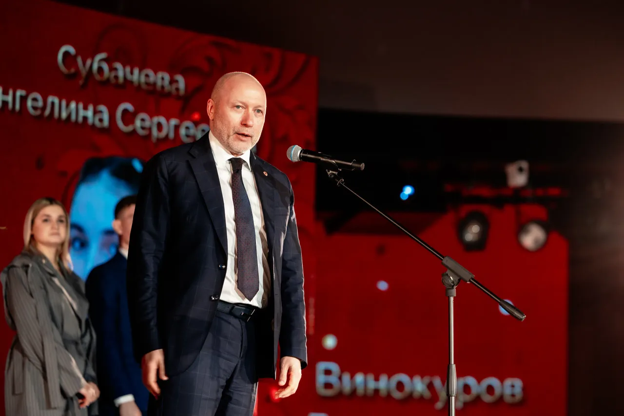 Студент и преподаватель года, кадр 18