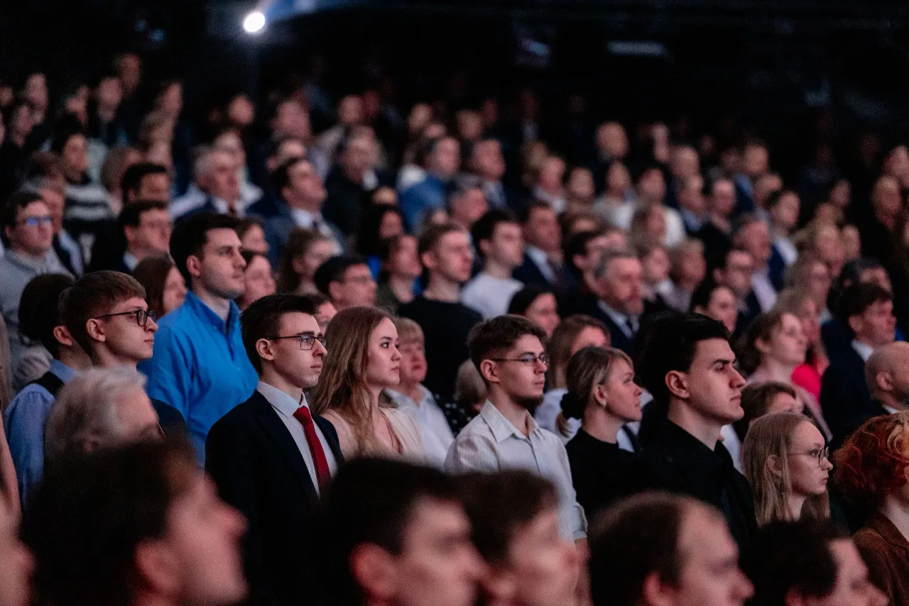 Студент и преподаватель года, кадр 38