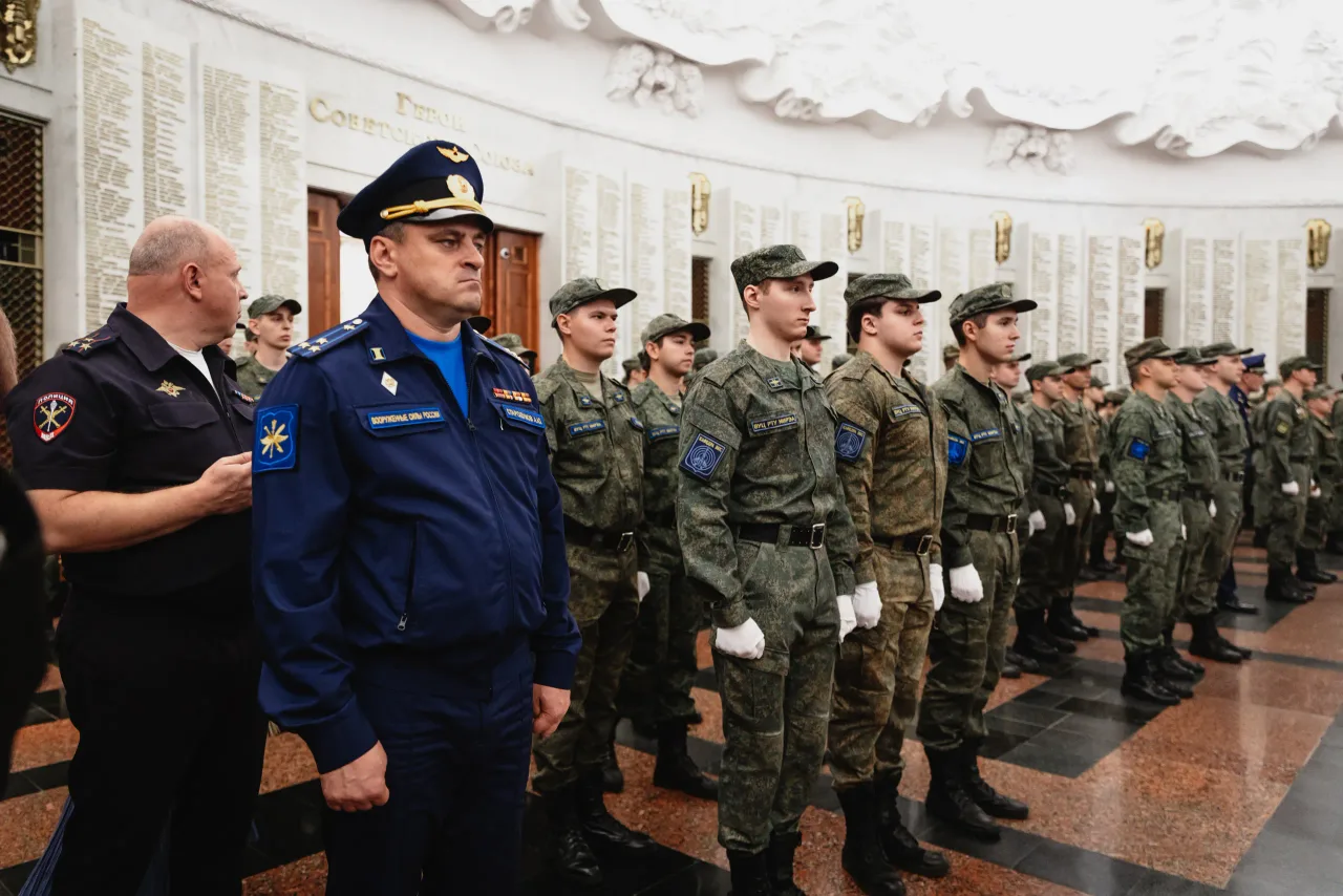 Вручение погон, кадр 10