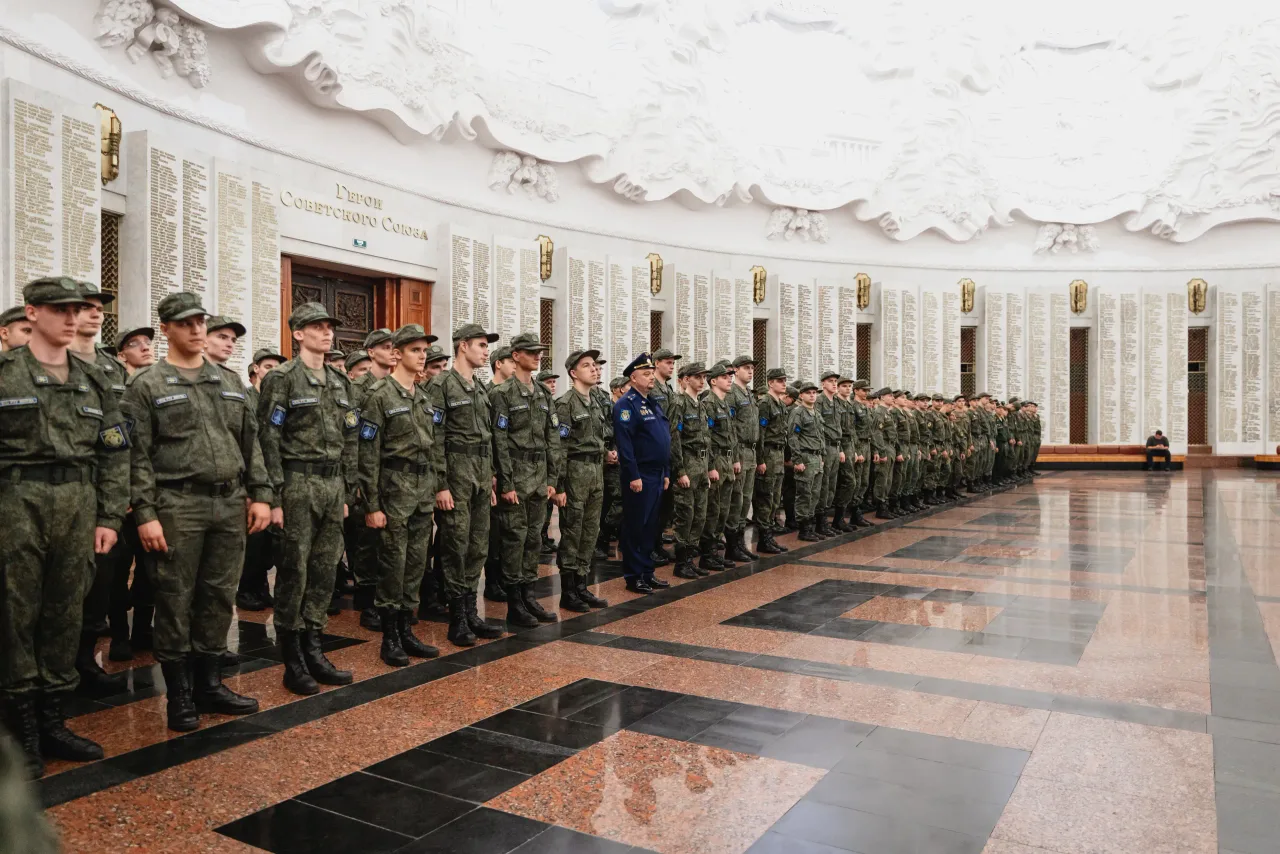 Вручение погон, кадр 13