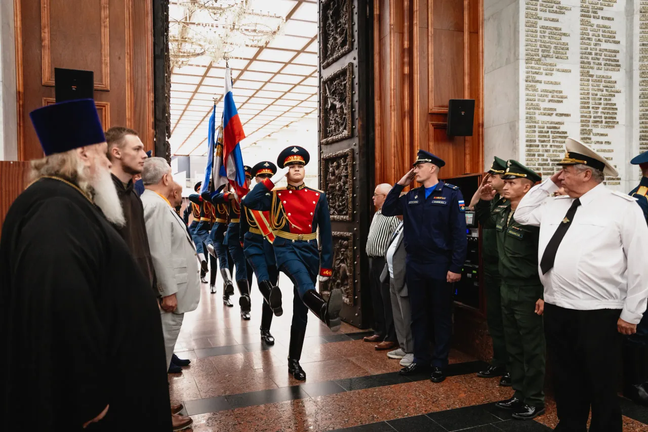 Вручение погон, кадр 3
