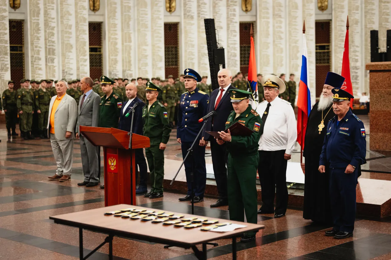 Вручение погон, кадр 5