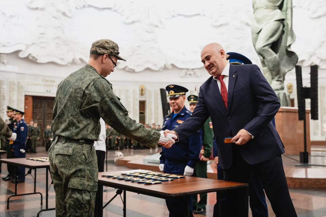 Вручение погон, кадр 9